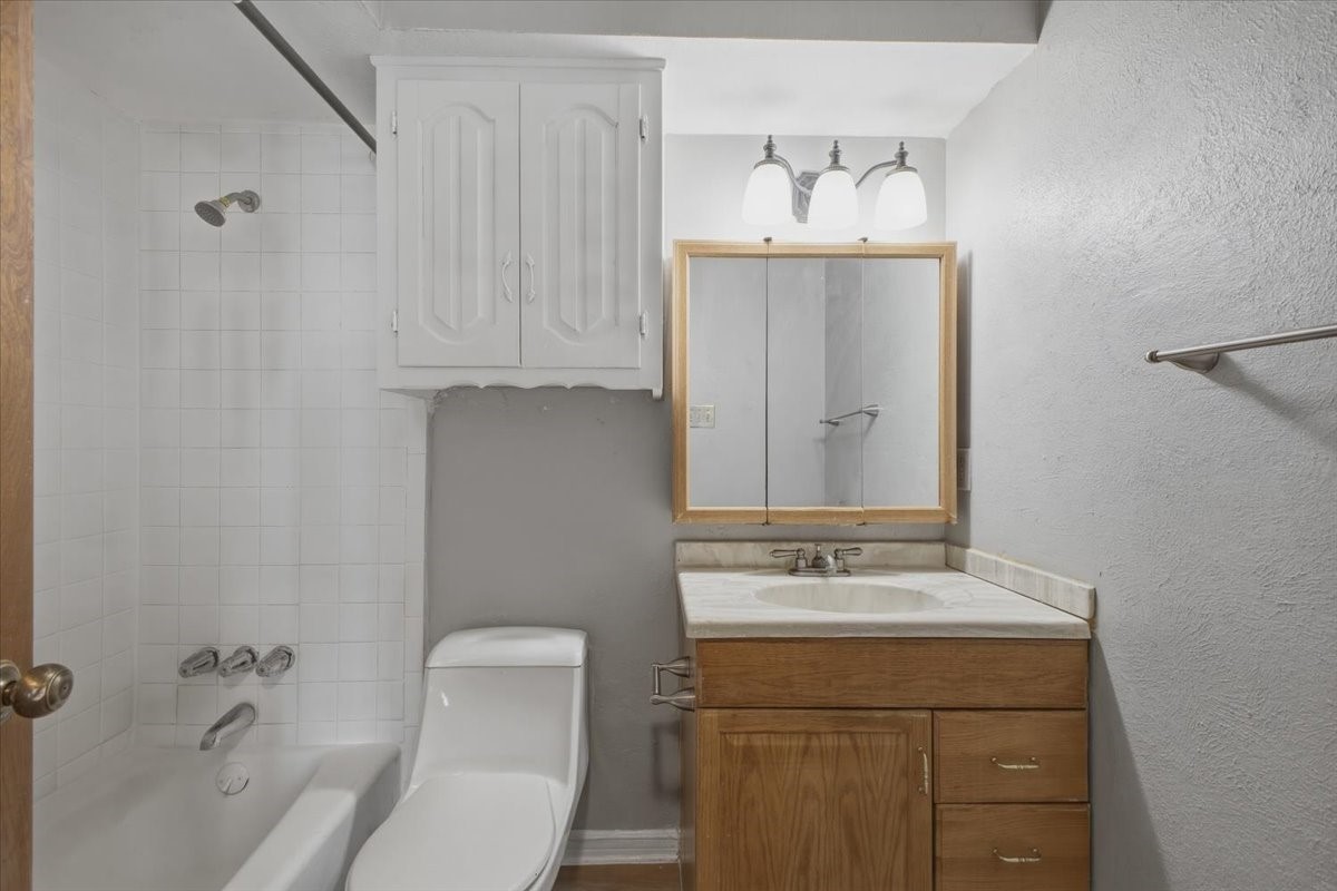 121 Hillside Lane Desoto TX 75115