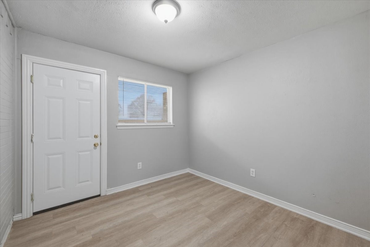 121 Hillside Lane Desoto TX 75115