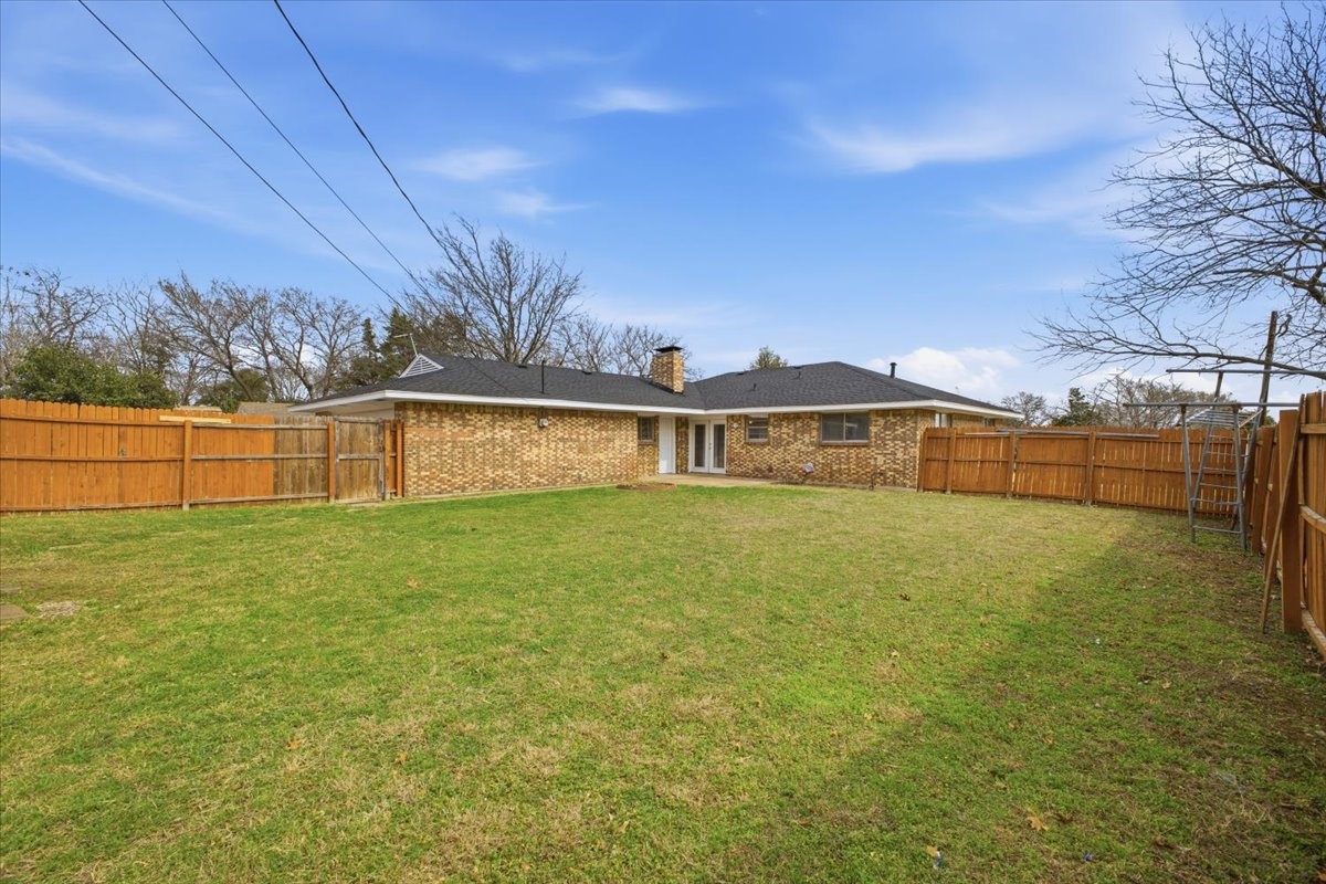 121 Hillside Lane Desoto TX 75115