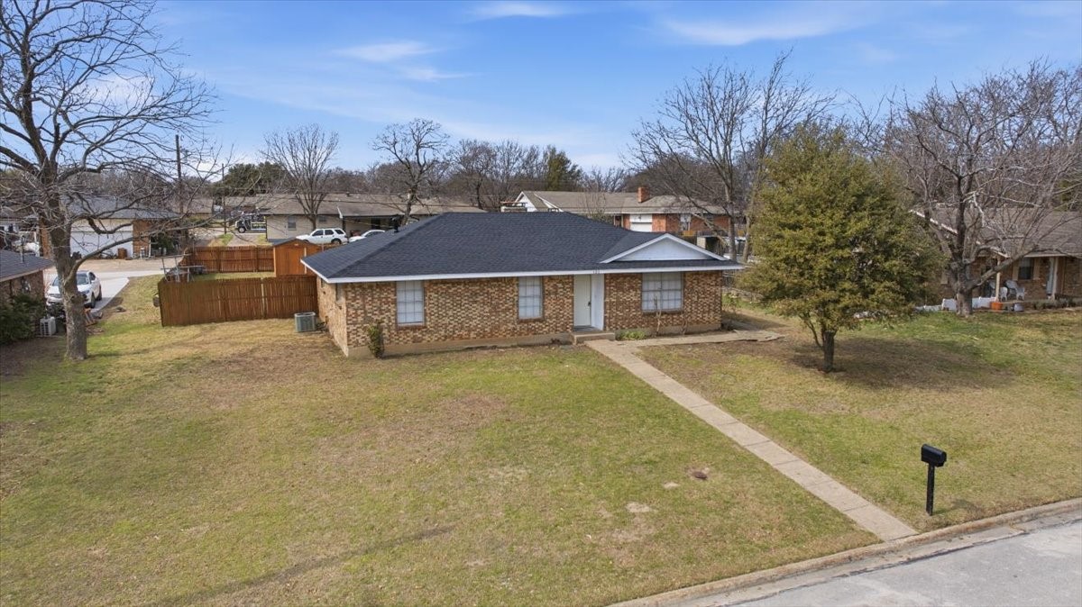 121 Hillside Lane Desoto TX 75115