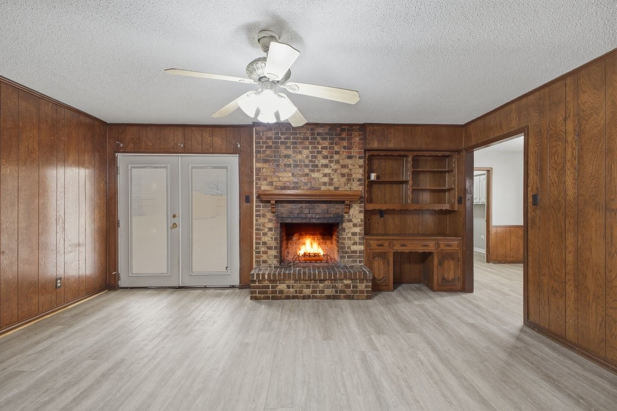 121 Hillside Lane Desoto TX 75115
