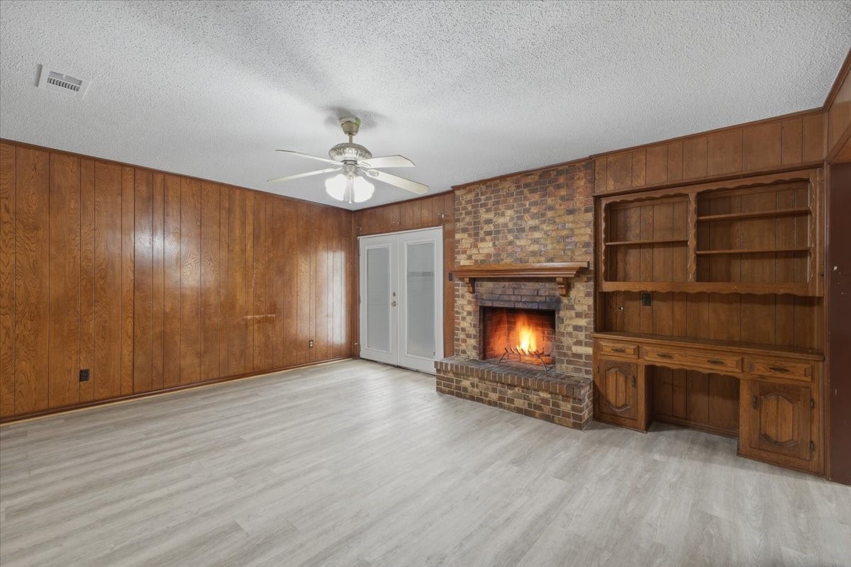 121 Hillside Lane Desoto TX 75115