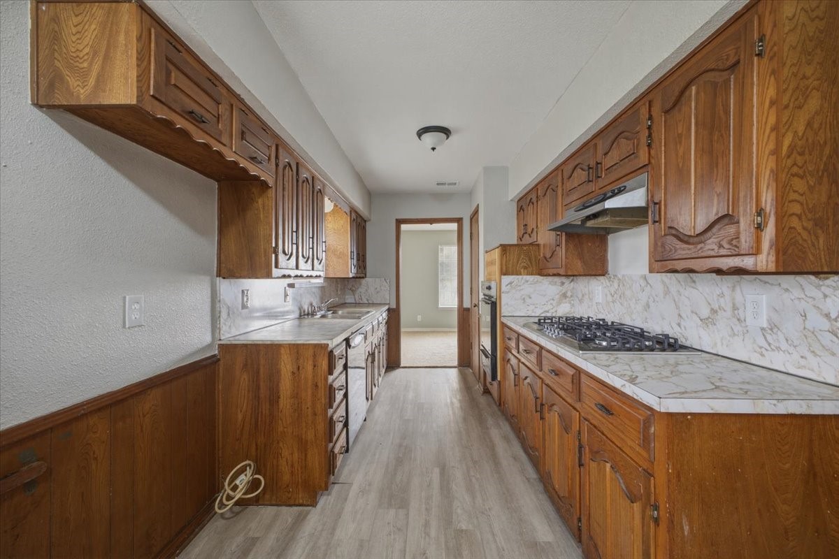 121 Hillside Lane Desoto TX 75115