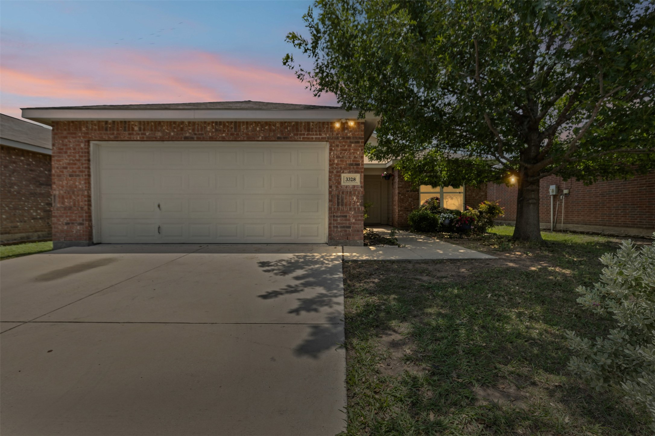 3328 Royal Crest Drive Fort Worth TX 76140