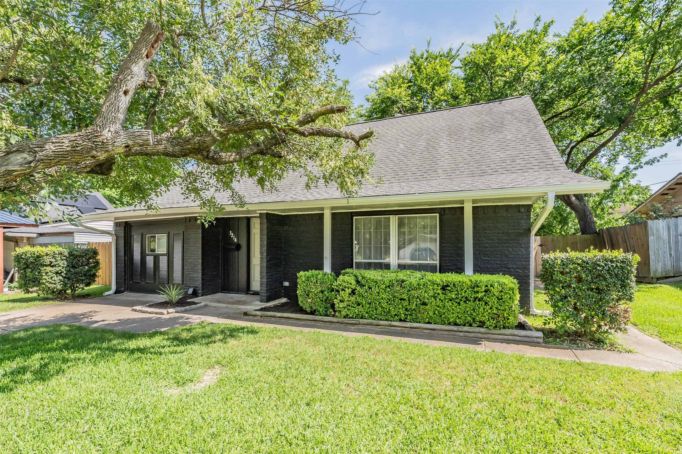 3214 Ridgeview Circle Irving TX 75062