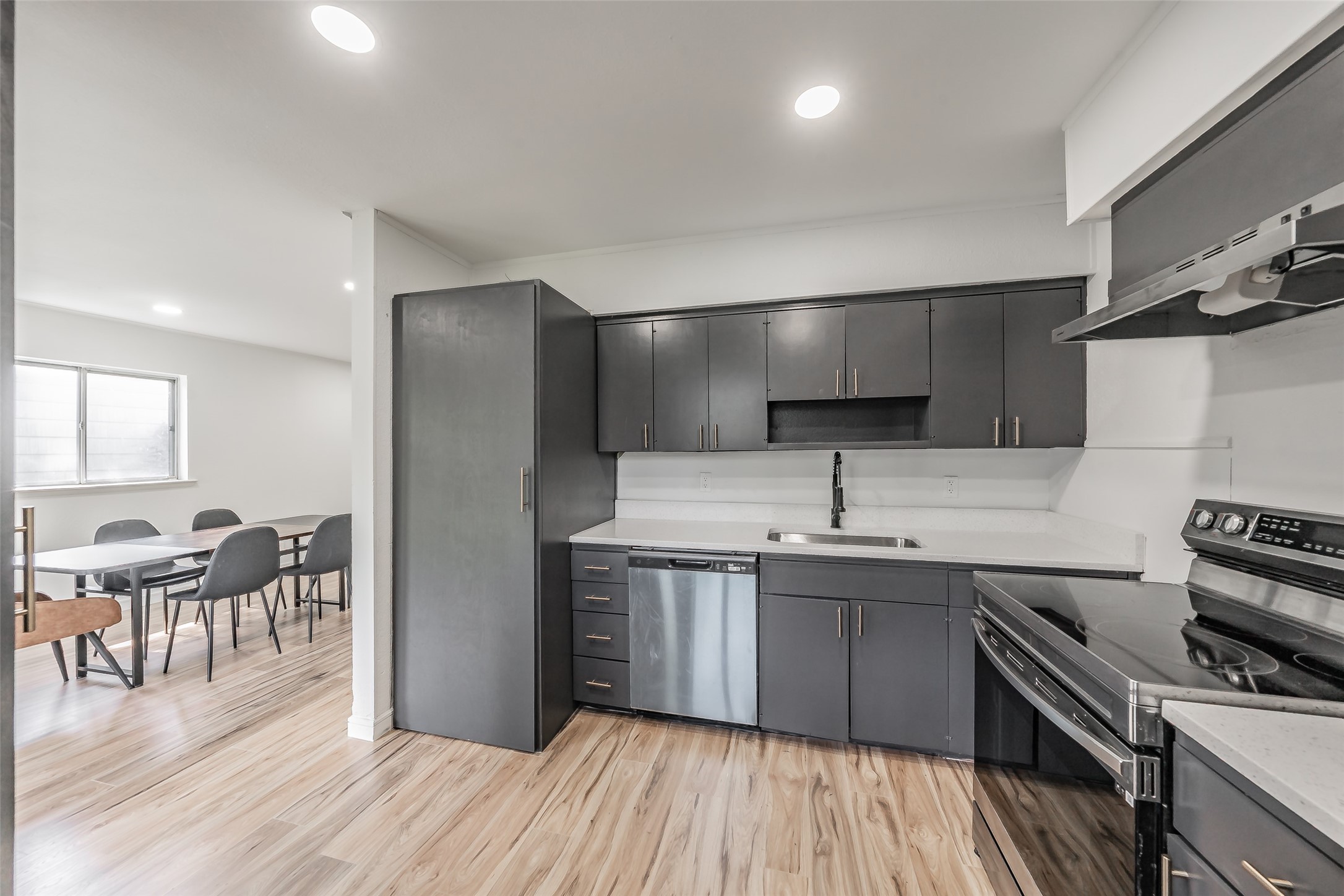 3214 Ridgeview Circle Irving TX 75062