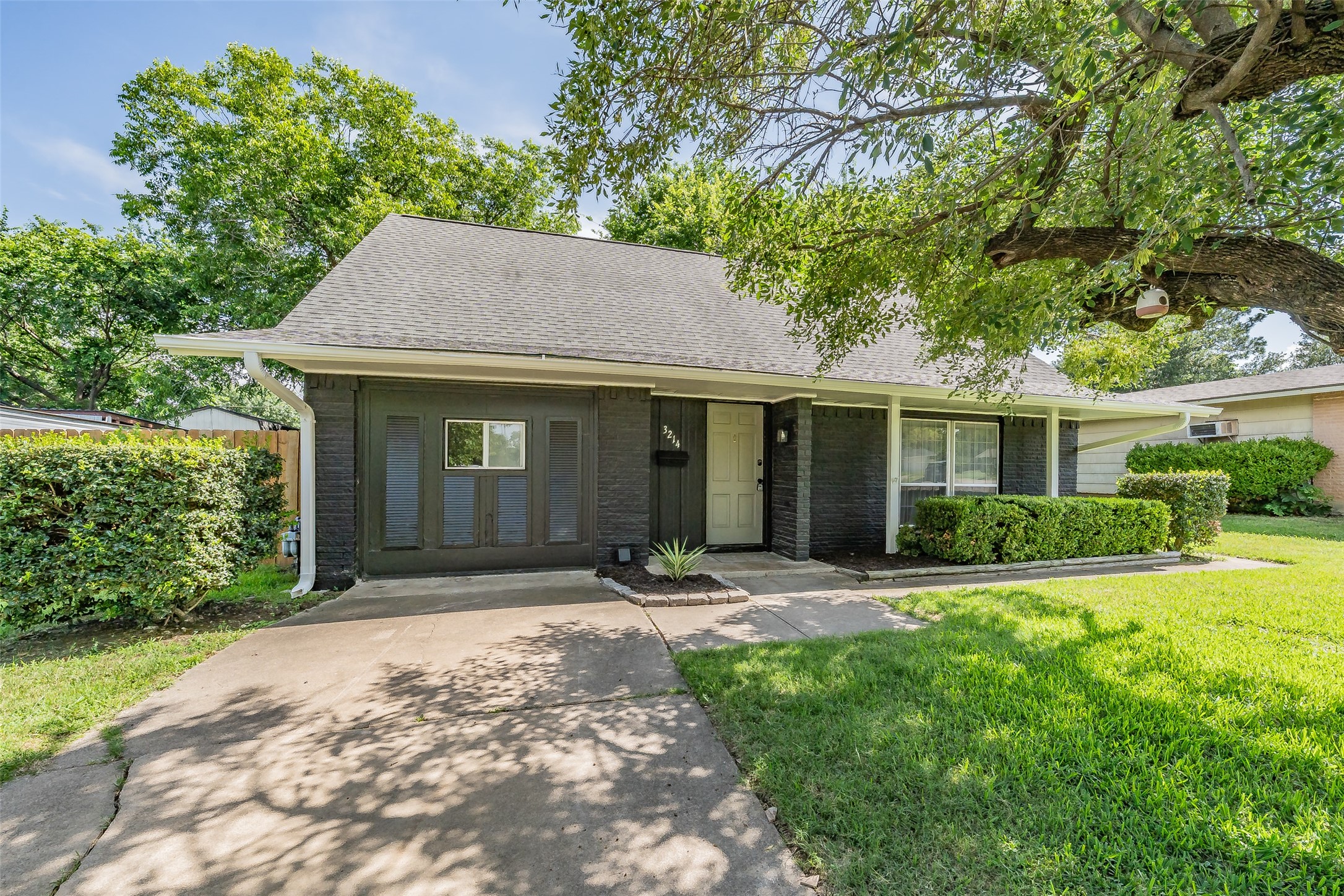 3214 Ridgeview Circle Irving TX 75062