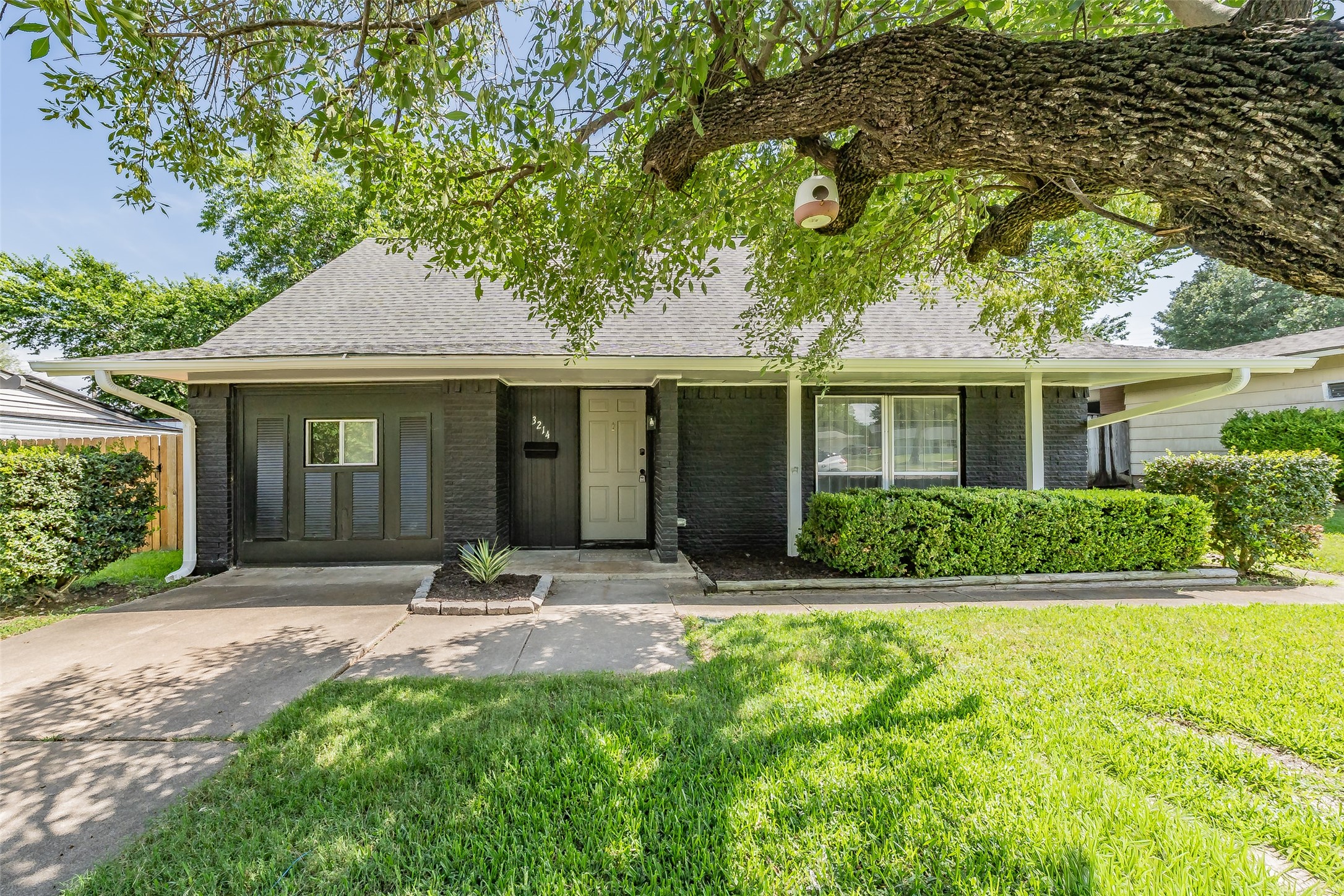 3214 Ridgeview Circle Irving TX 75062