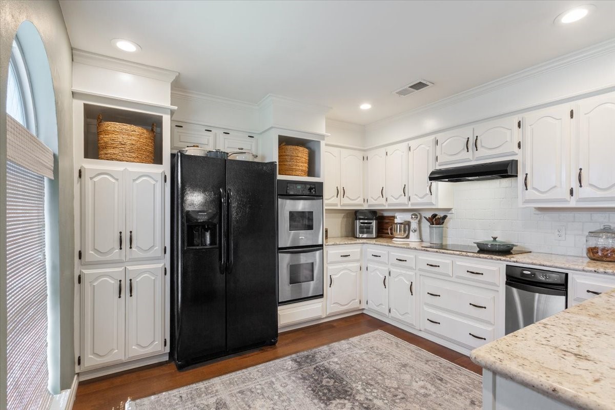 1033 Wedgewood Drive Woodway TX 76712