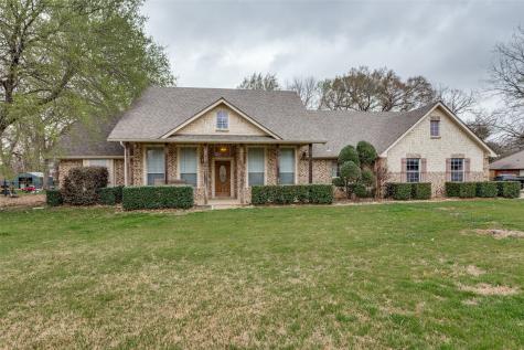 217 Woodbine Drive Burleson TX 76028
