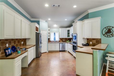 217 Woodbine Drive Burleson TX 76028