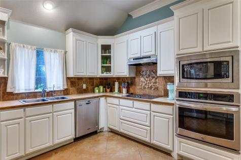 217 Woodbine Drive Burleson TX 76028