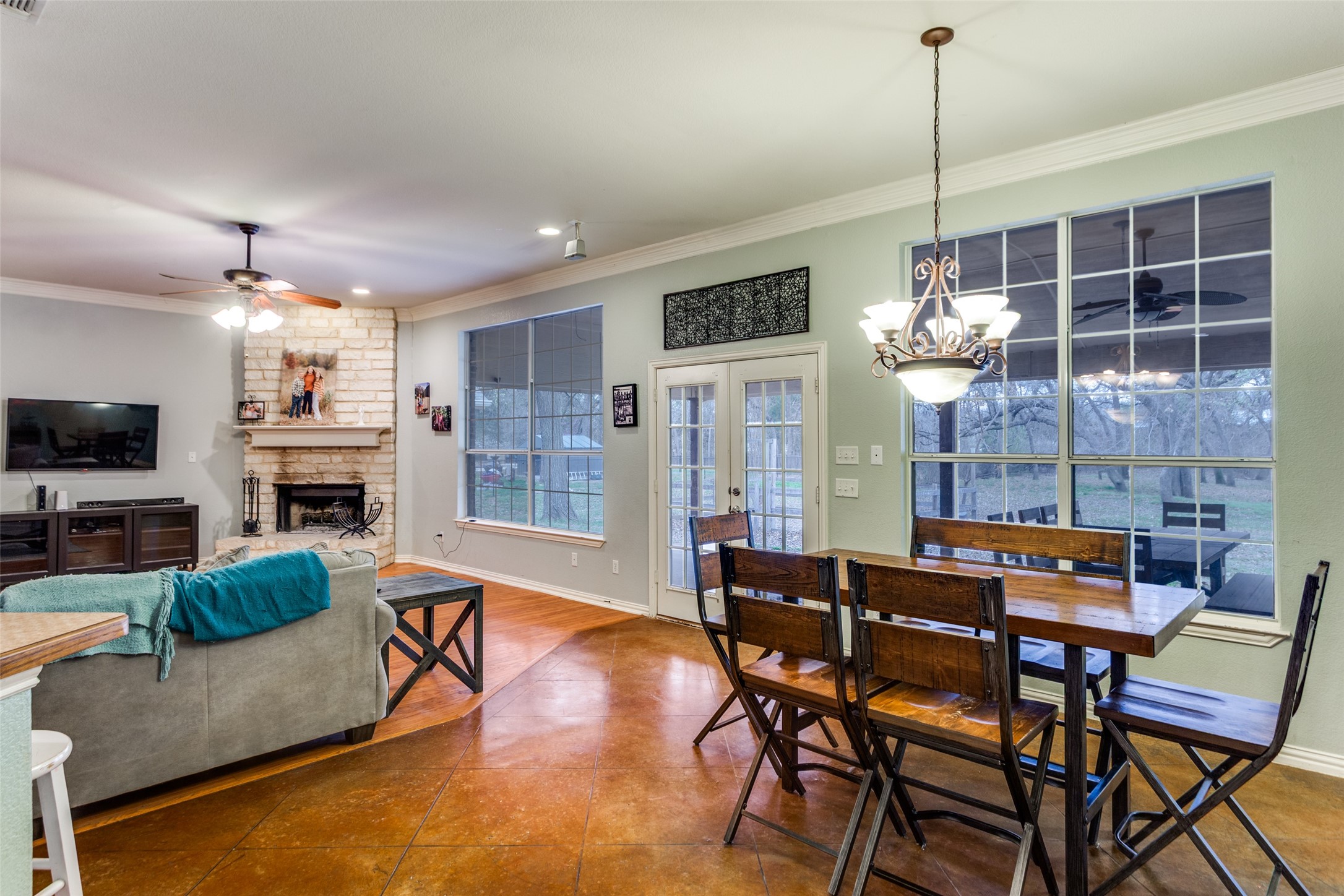 217 Woodbine Drive Burleson TX 76028