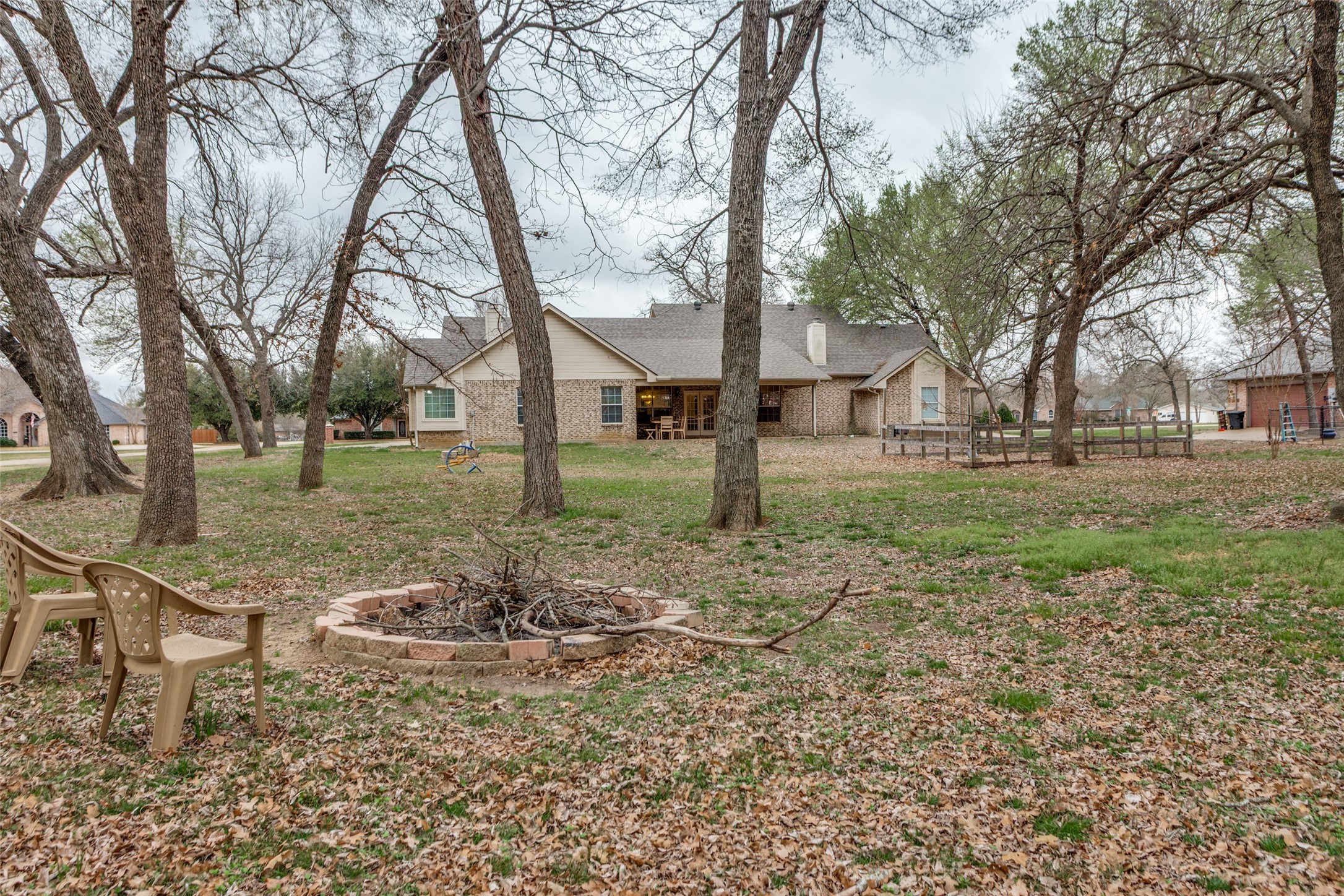 217 Woodbine Drive Burleson TX 76028