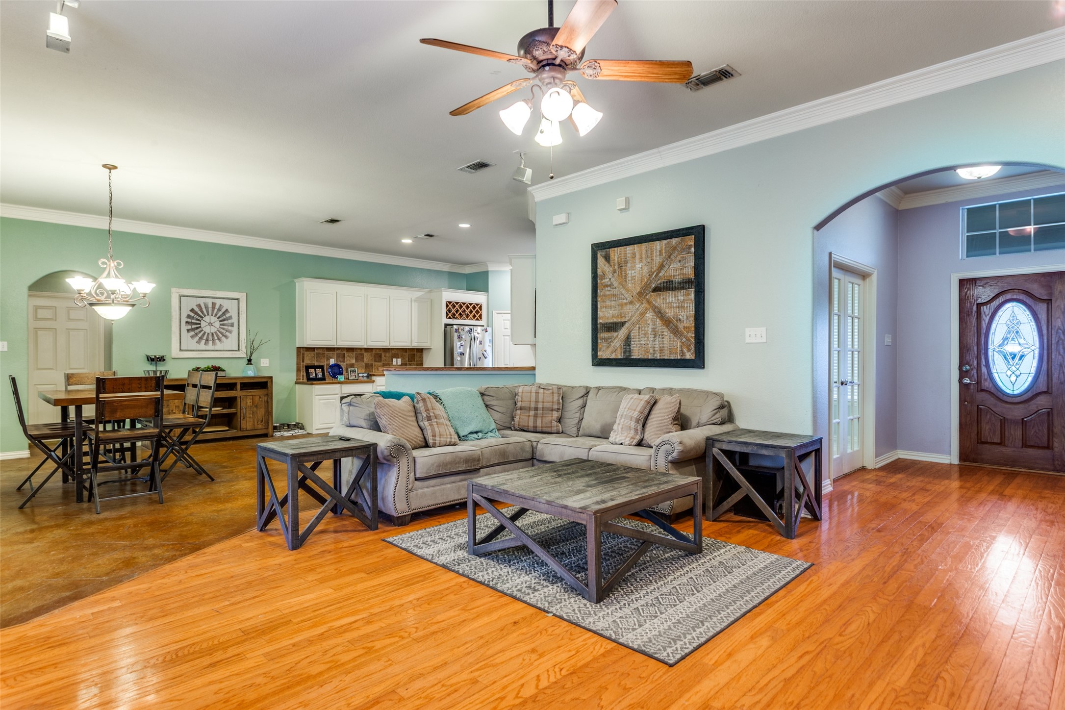 217 Woodbine Drive Burleson TX 76028