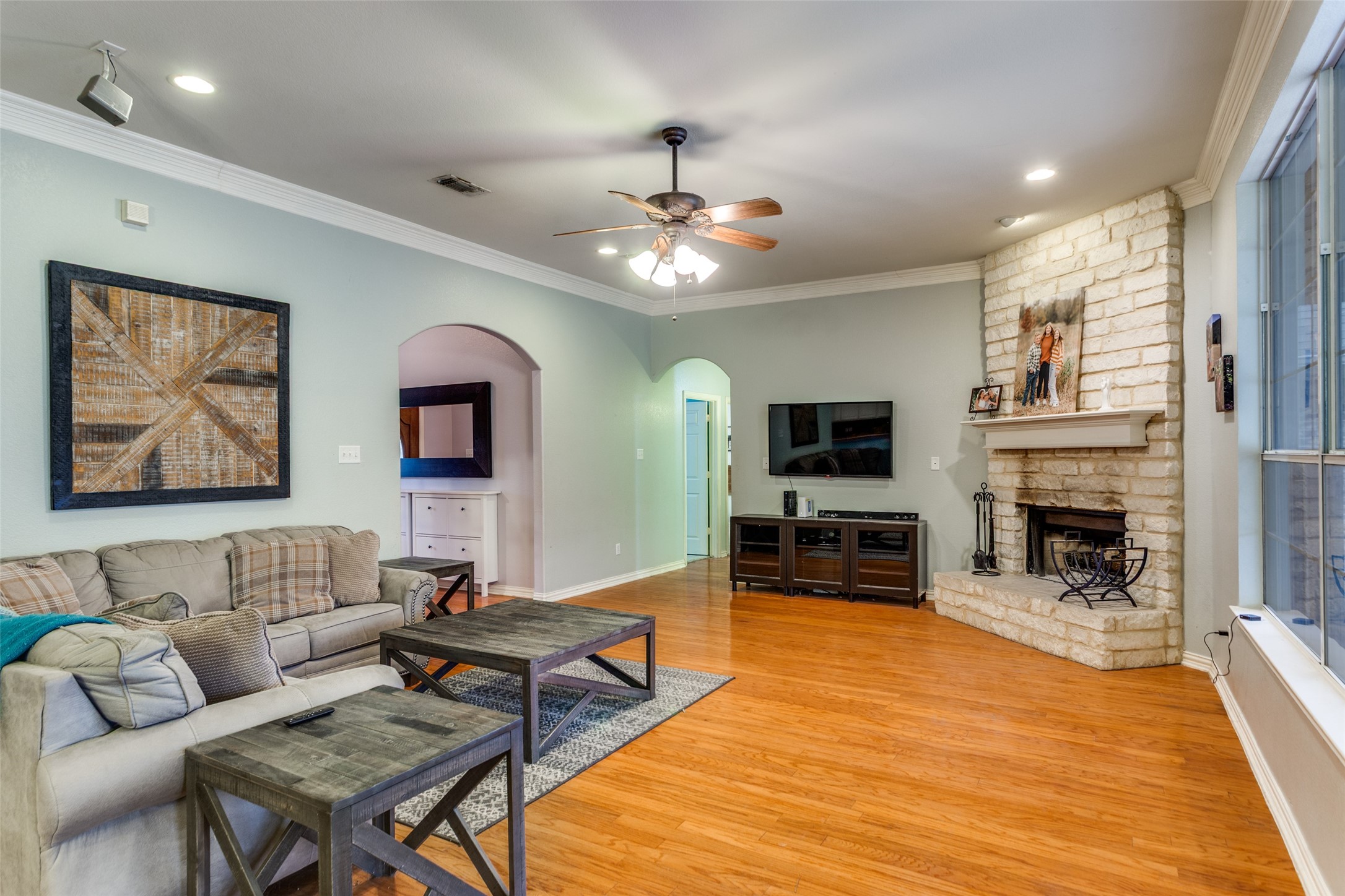 217 Woodbine Drive Burleson TX 76028