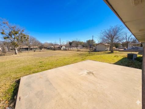 305 Sierra Vista Drive Chico TX 76431