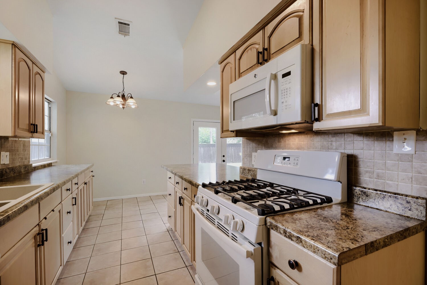 2307 Fyke Road Carrollton TX 75006