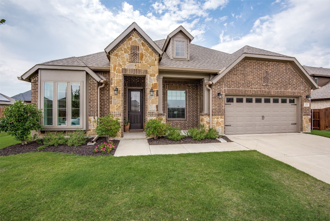 520 Bush Avenue Waxahachie TX 75165