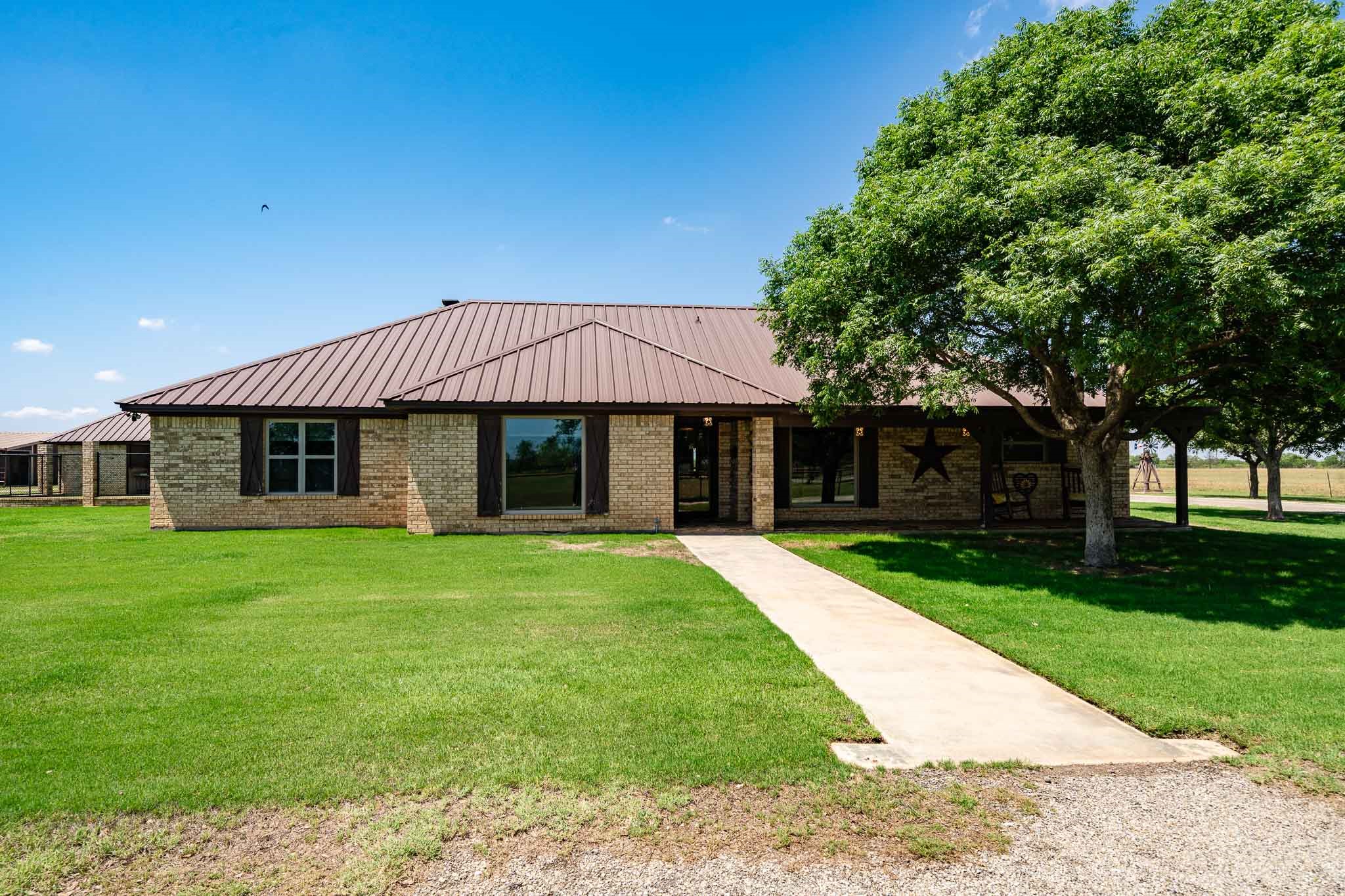 4946 County Road 410 Hawley TX 79525
