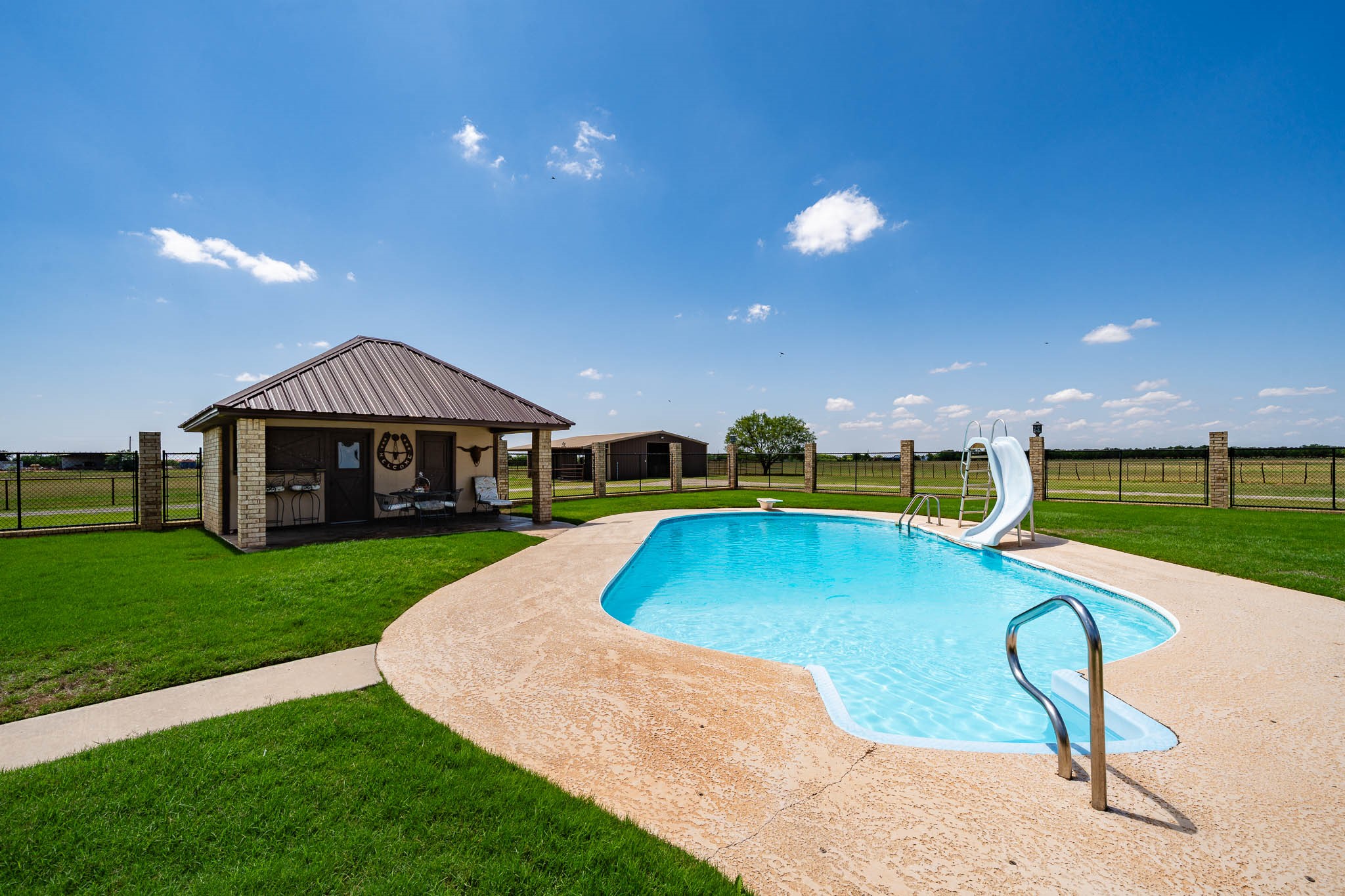 4946 County Road 410 Hawley TX 79525