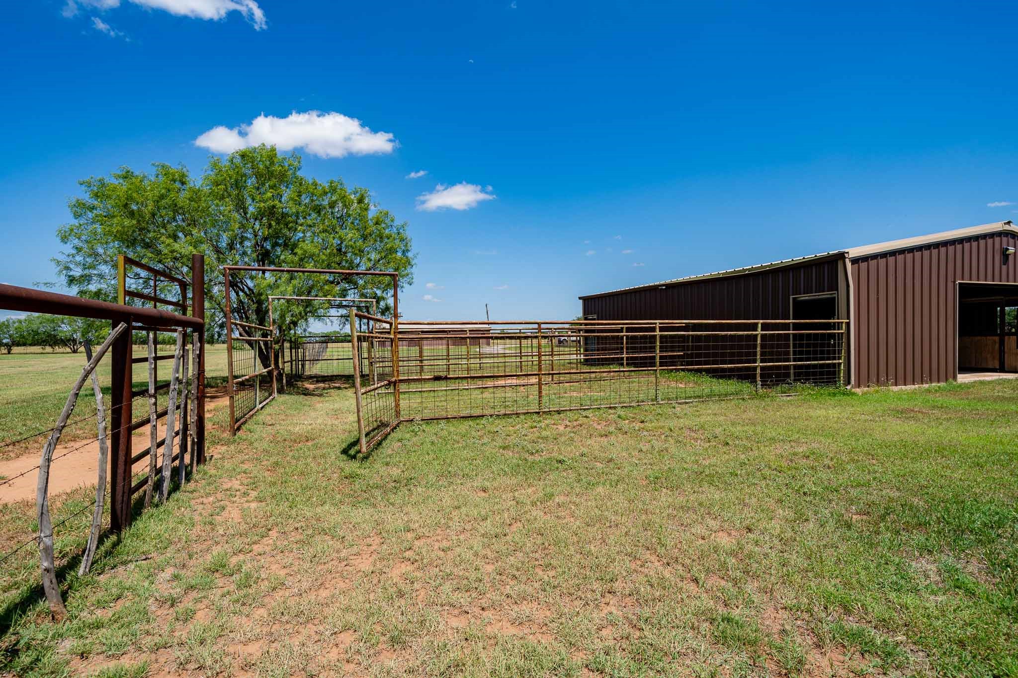 4946 County Road 410 Hawley TX 79525
