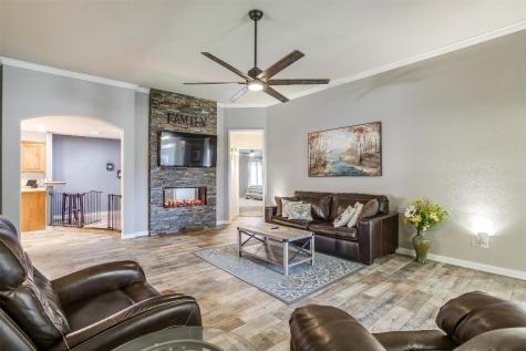 607 Stonegate Boulevard Alvarado TX 76009