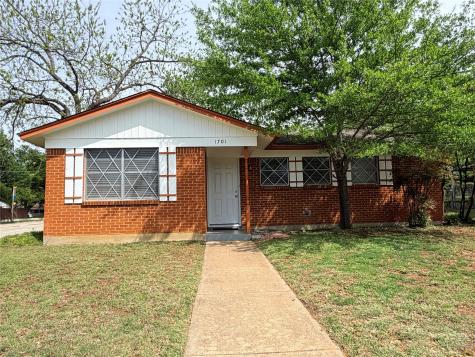 1701 Warren Lane Fort Worth TX 76112
