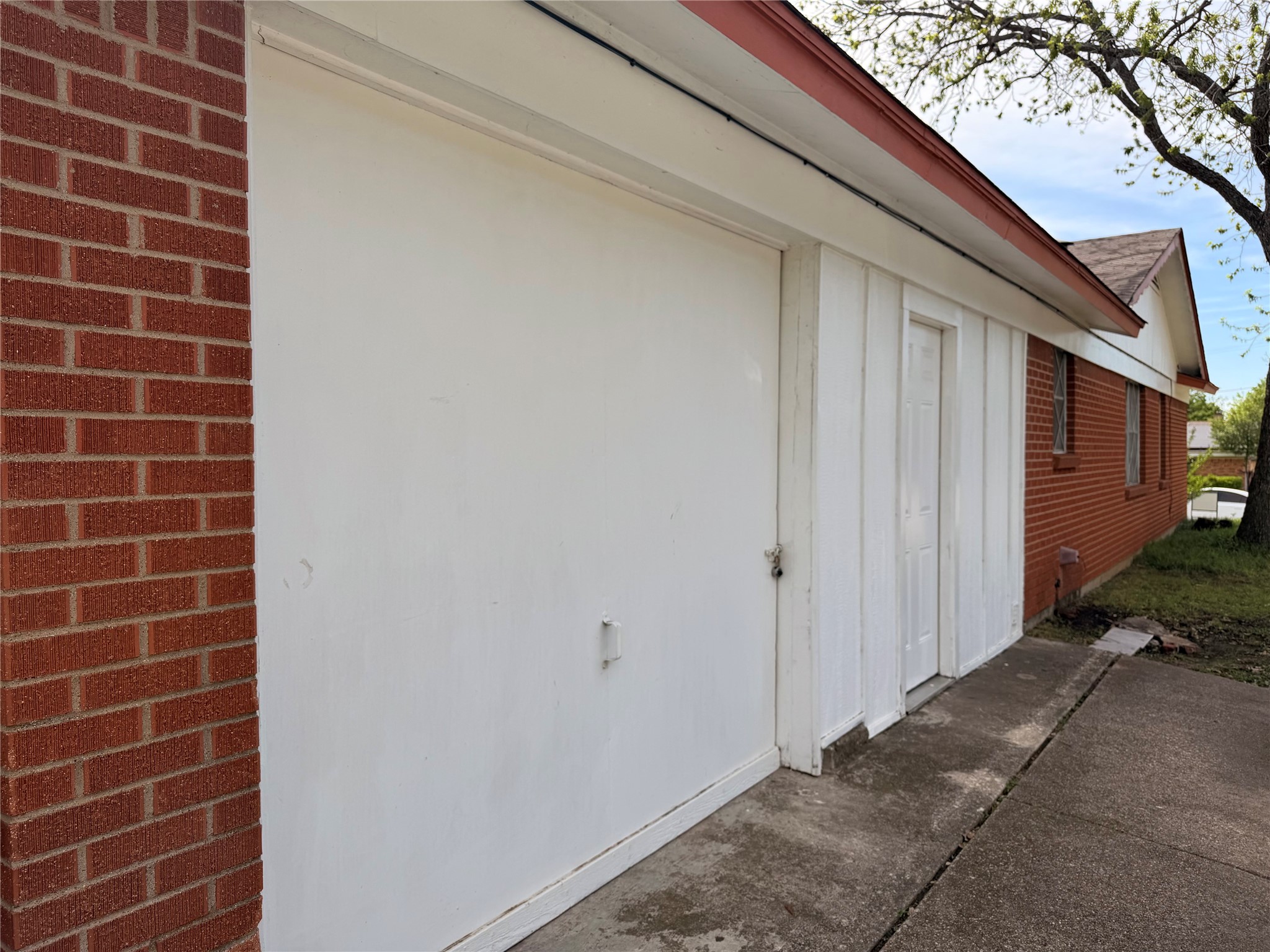 1701 Warren Lane Fort Worth TX 76112