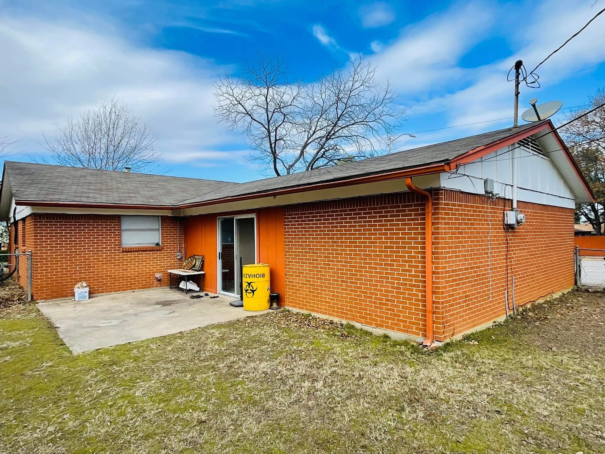 1701 Warren Lane Fort Worth TX 76112