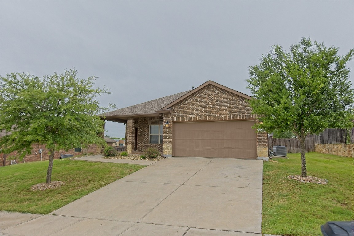 1309 Meadowlakes Drive Azle TX 76020