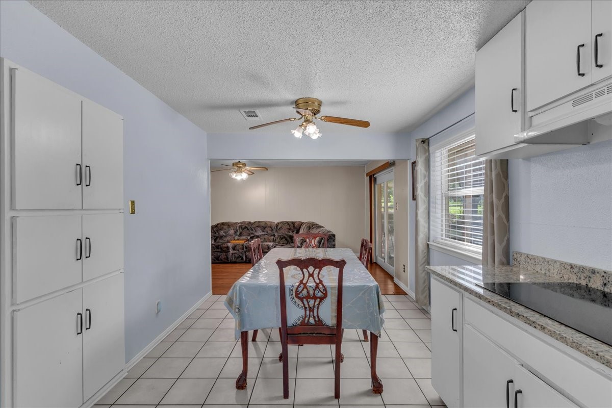 905 SE 3rd Street Grand Prairie TX 75051