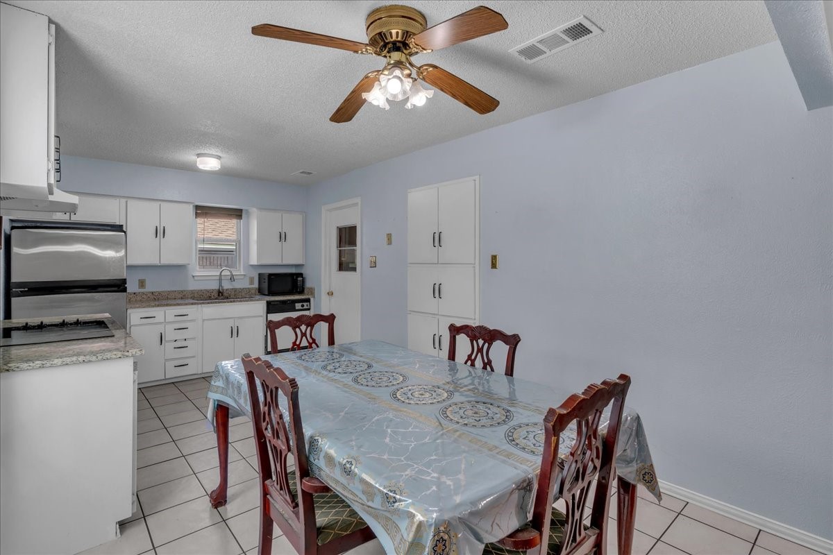 905 SE 3rd Street Grand Prairie TX 75051
