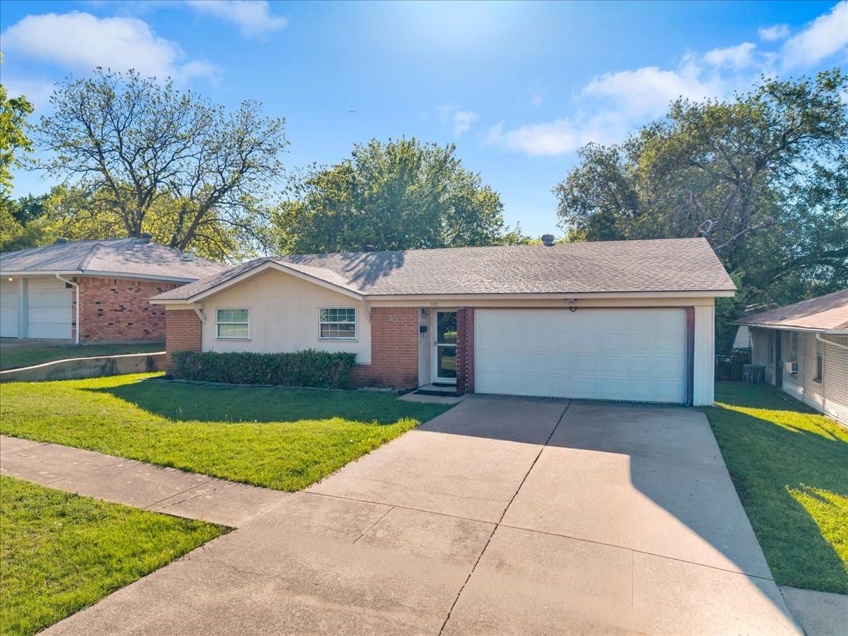905 SE 3rd Street Grand Prairie TX 75051