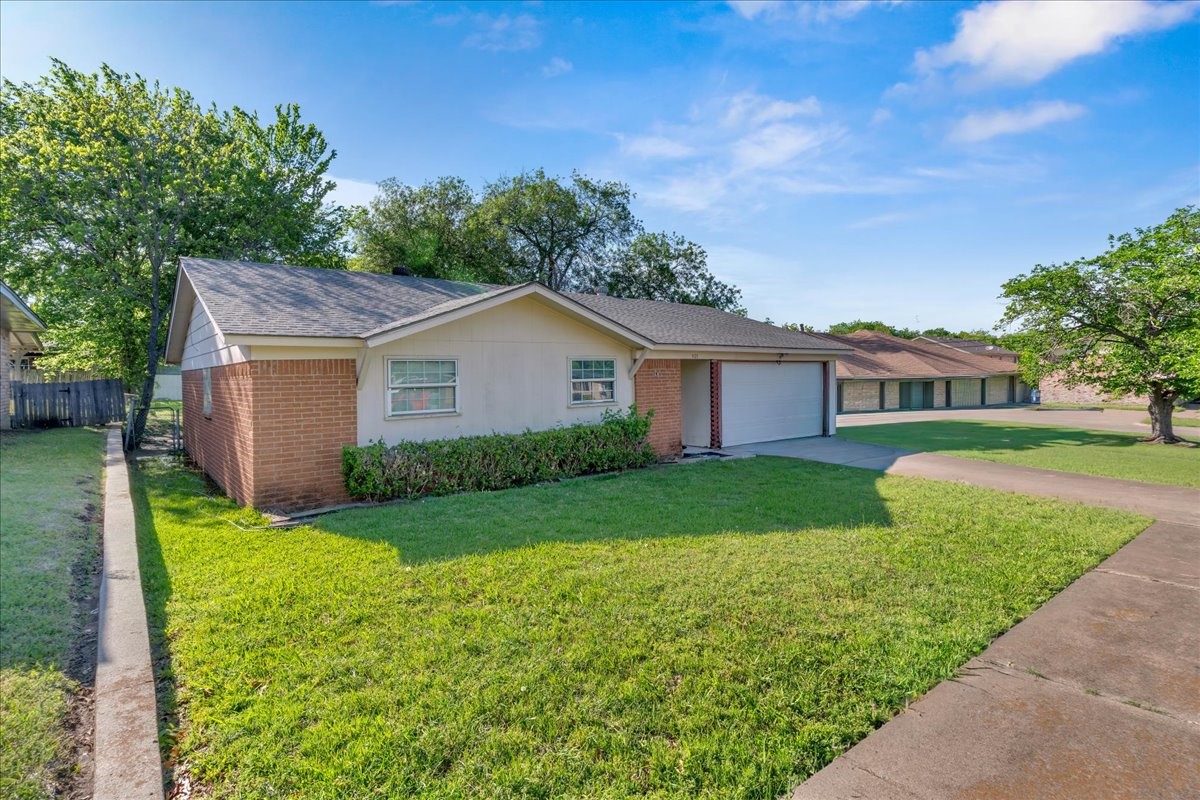 905 SE 3rd Street Grand Prairie TX 75051