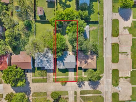 905 SE 3rd Street Grand Prairie TX 75051