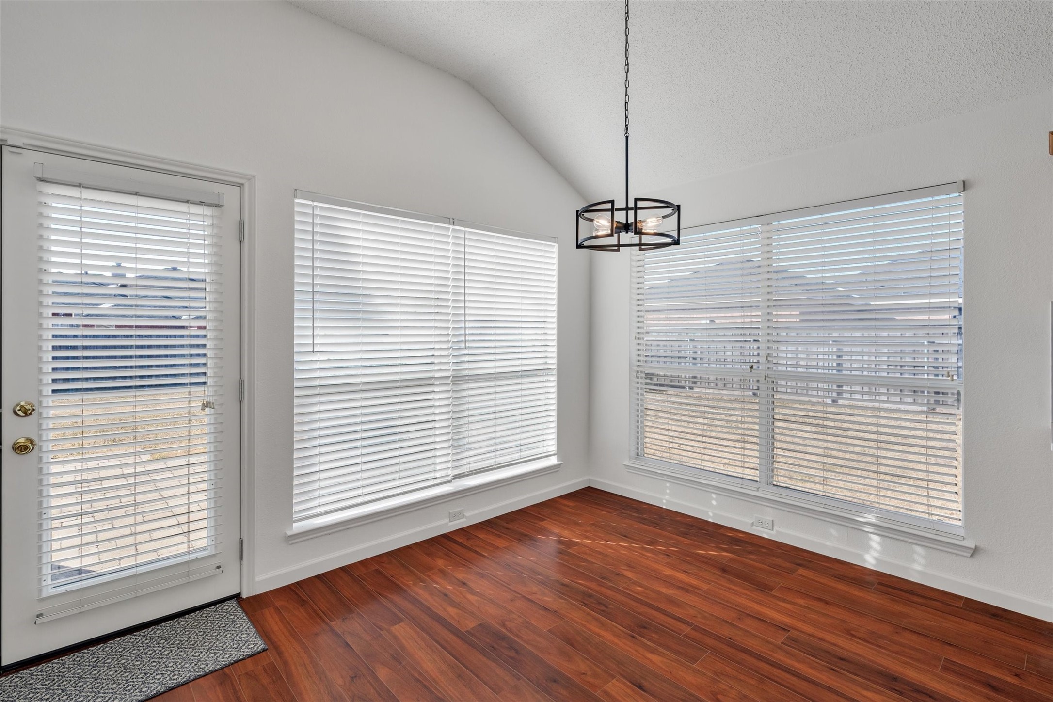 3204 Elmwood Drive Mesquite TX 75181