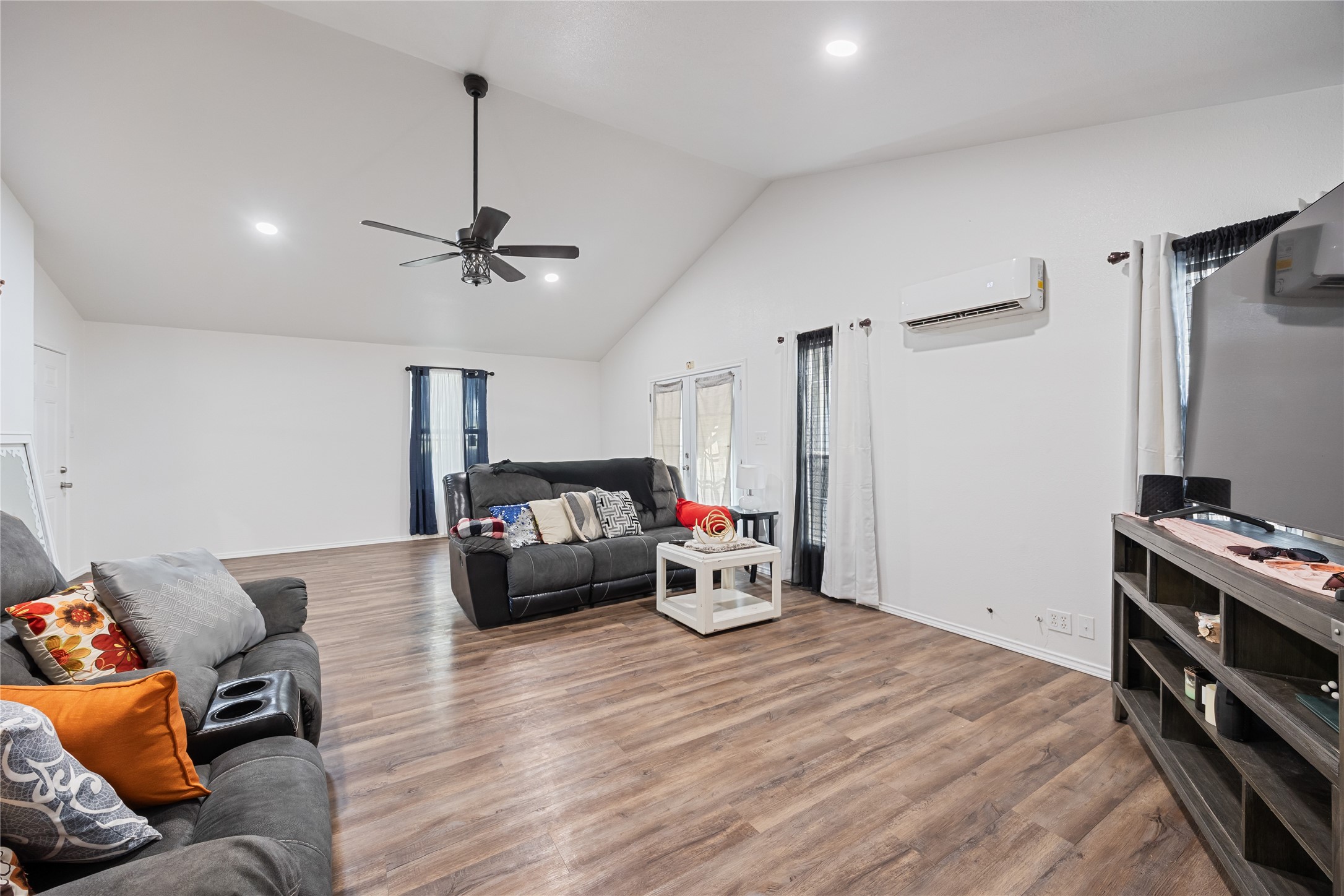 136 Private Road 7708 Emory TX 75440