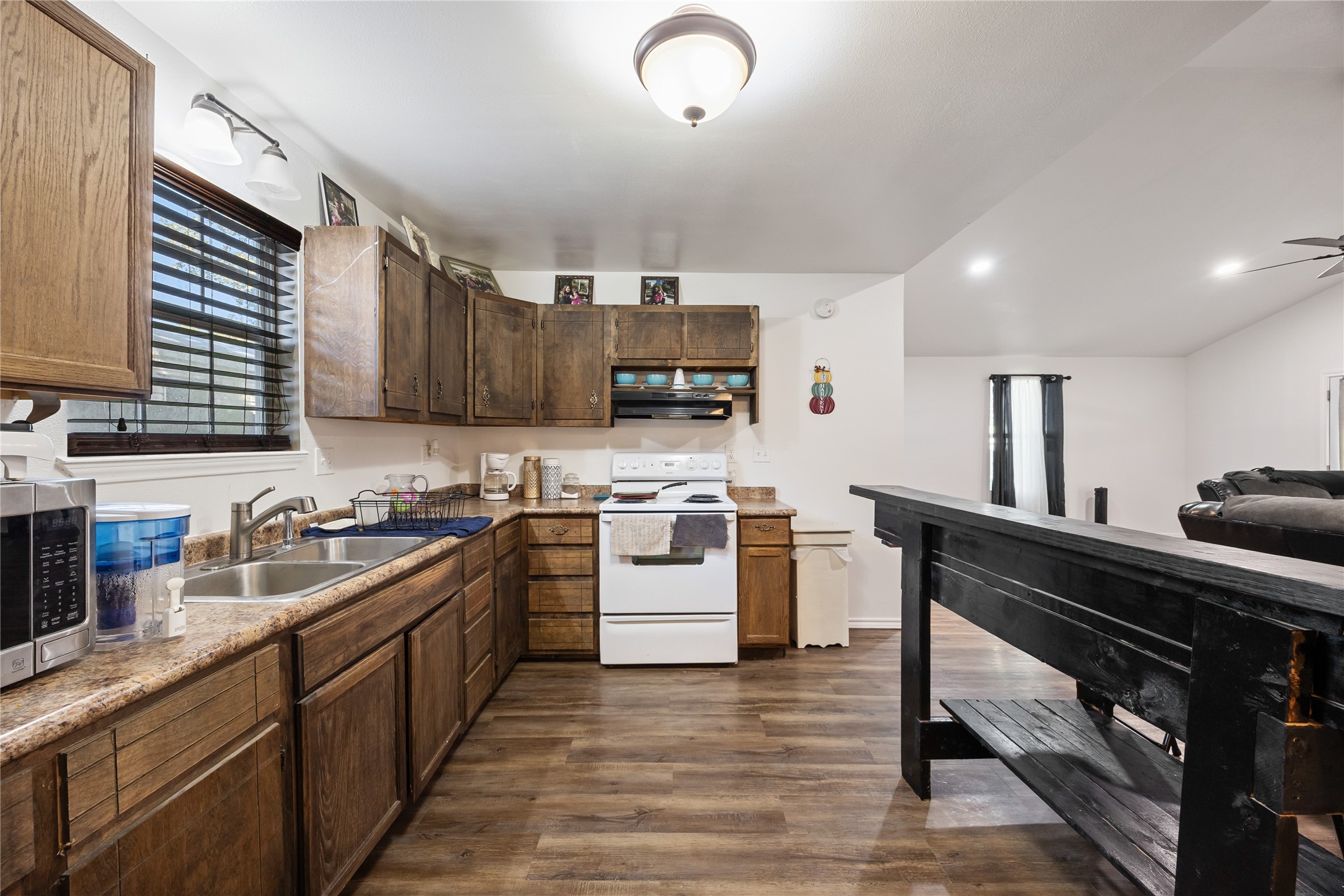 136 Private Road 7708 Emory TX 75440