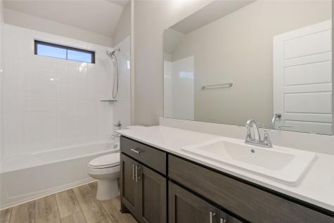 652 Congressional Avenue Red Oak TX 75154