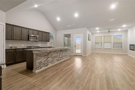 652 Congressional Avenue Red Oak TX 75154