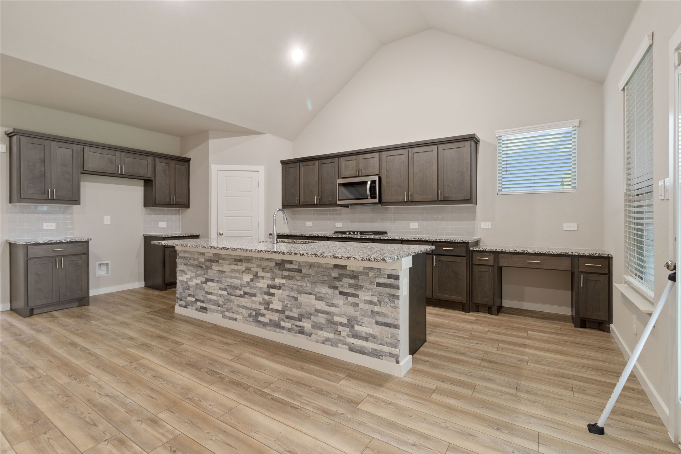 652 Congressional Avenue Red Oak TX 75154
