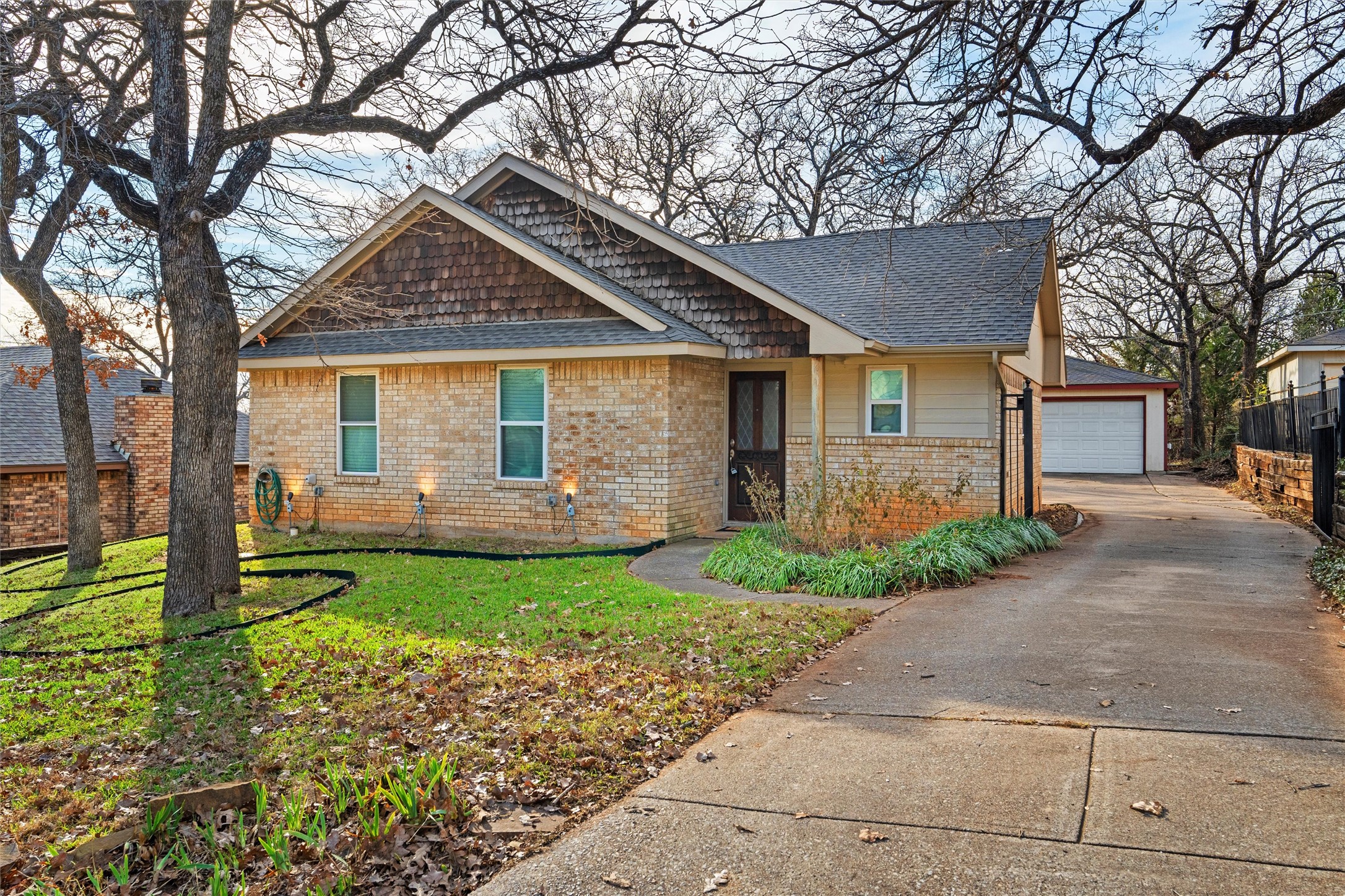 4110 April Drive Arlington TX 76016