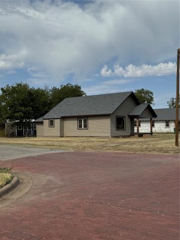 510 Cain Street Quanah TX 79252