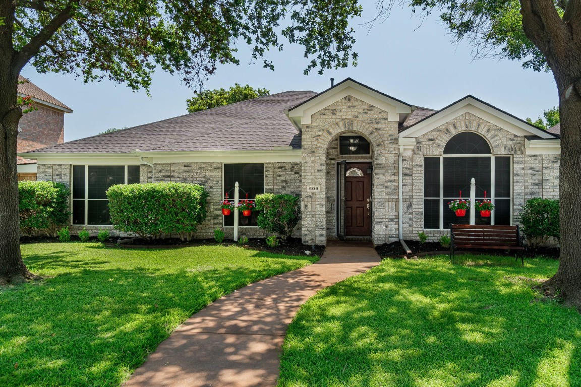 609 Easton Lane Allen TX 75002