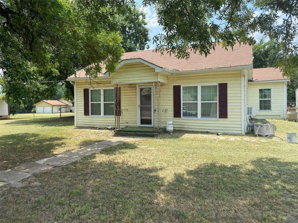 111 N Hall Street Montague TX 76251