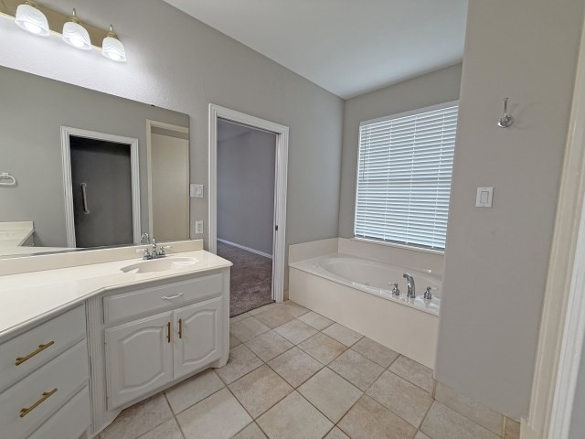 9652 County Road 4360 Frost TX 76641