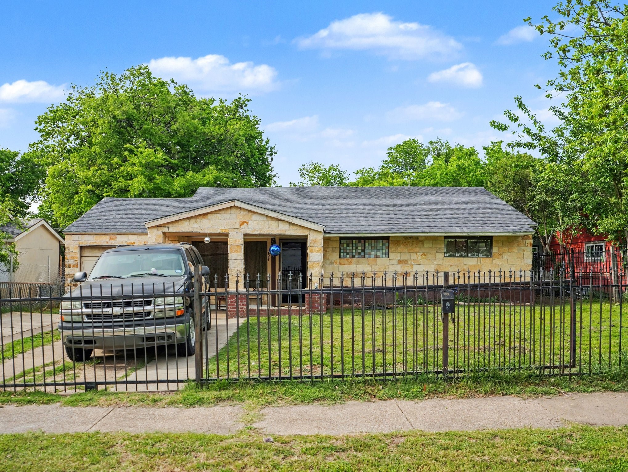 227 Halsey Street Dallas TX 75224