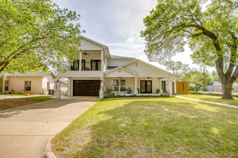 320 Eastwood Avenue Fort Worth TX 76107
