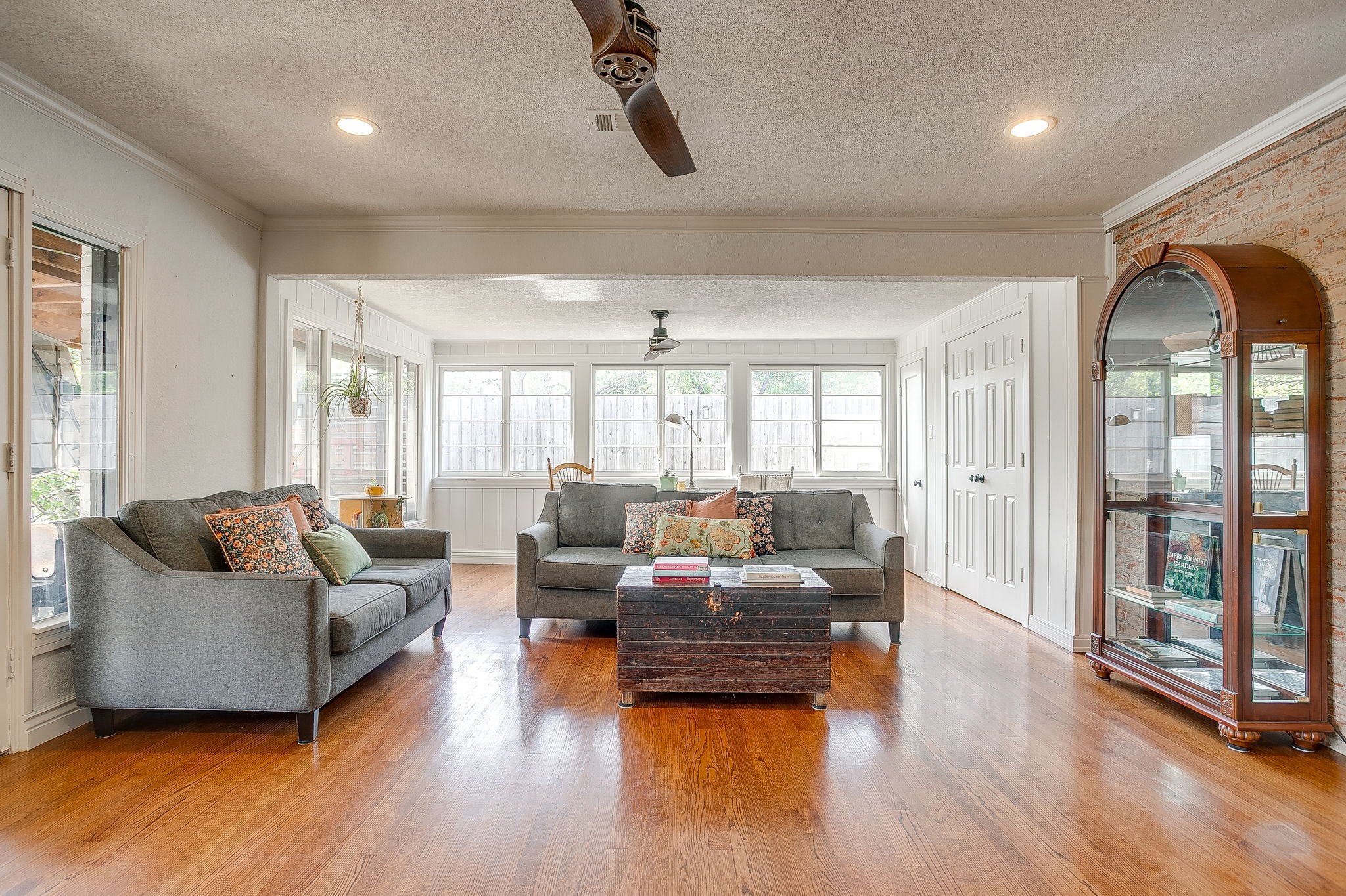 320 Eastwood Avenue Fort Worth TX 76107